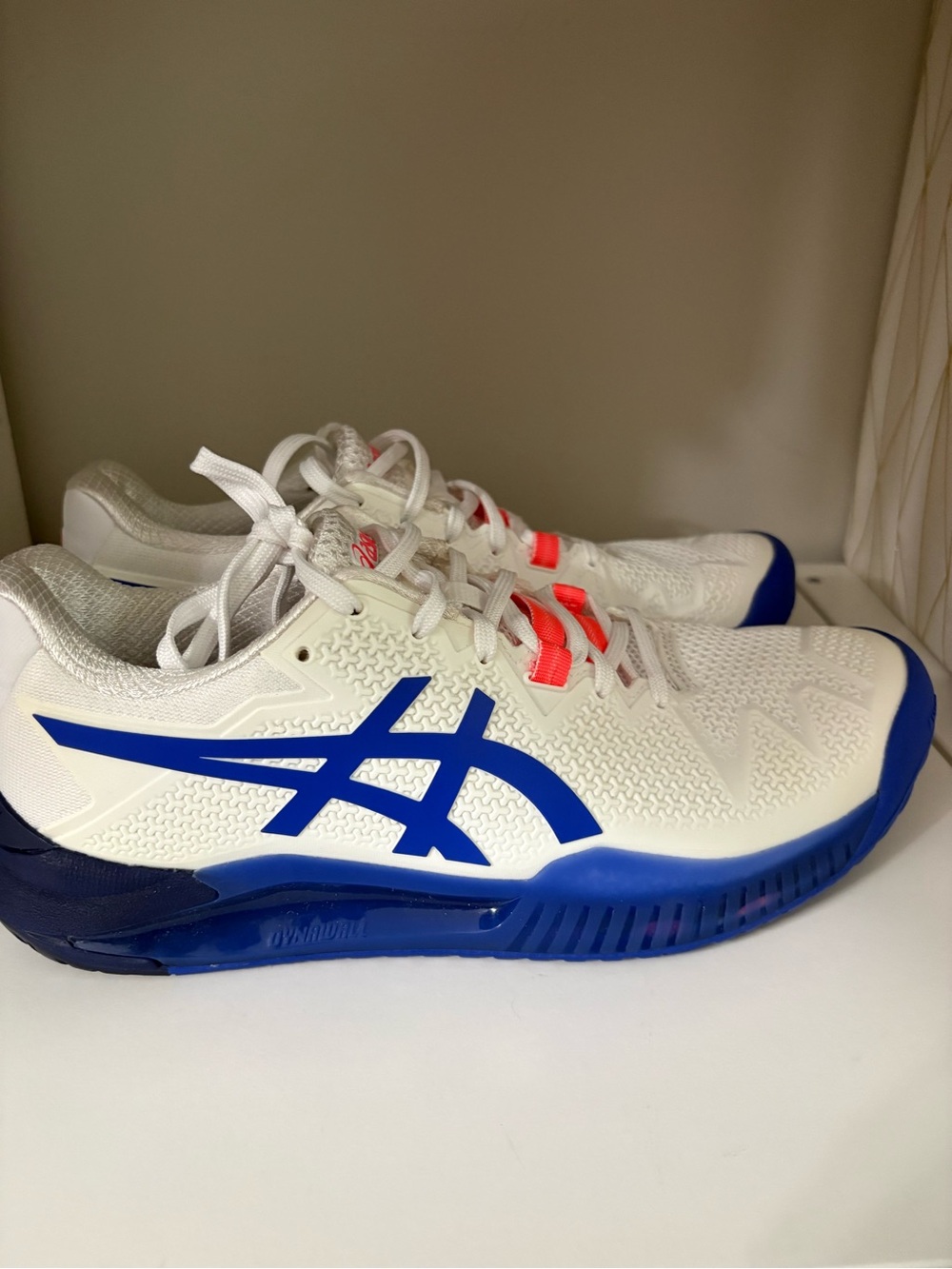 Asics Gel Resolution
Womens 8.5 White Blue Pickleball
Tennis Sneakers